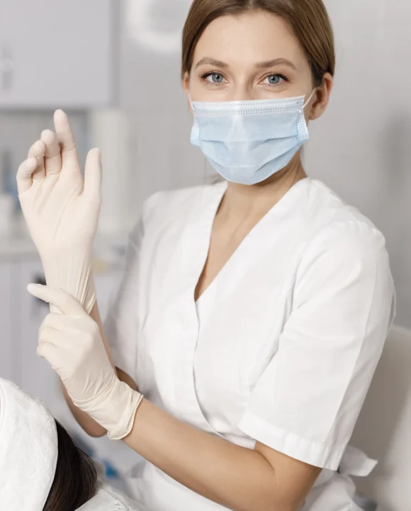 cosmetology-doctor-mask